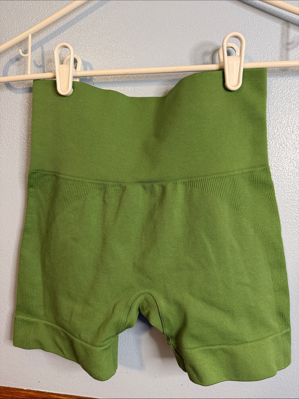 SET Active Sculptflex Bike Shorts Green Juice Size M